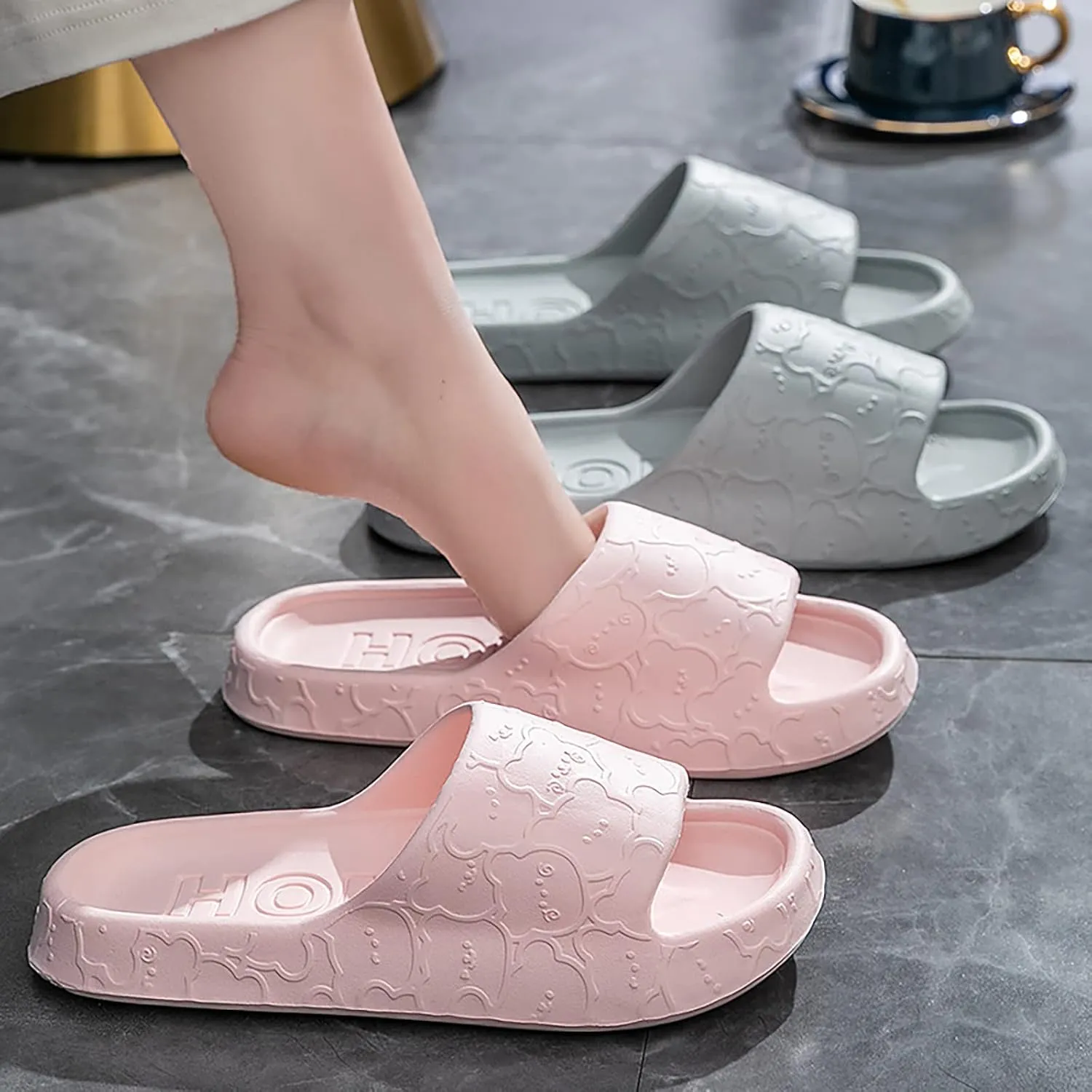 Bathroom Slipper Women and Men Showers Sandals Mens Cloud Slides Indoor Slipper House Home Drainage Hole Non Slip